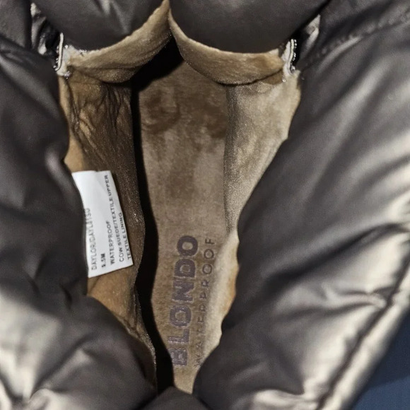 NEW Blondo Daylor Ankle Boot Sz 9.5 Taupe Nylon Suede Waterproof Lug Sole Puffy - Picture 12 of 15